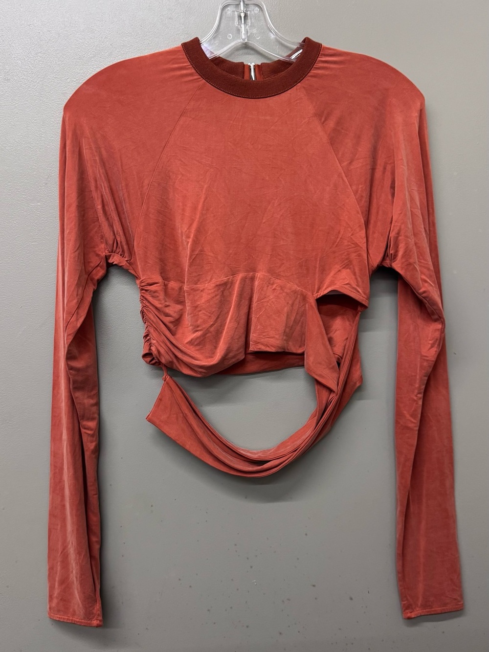 JACQUEMUS Knotted Cut-Out Cropped Long Sleeve Top in orange size small